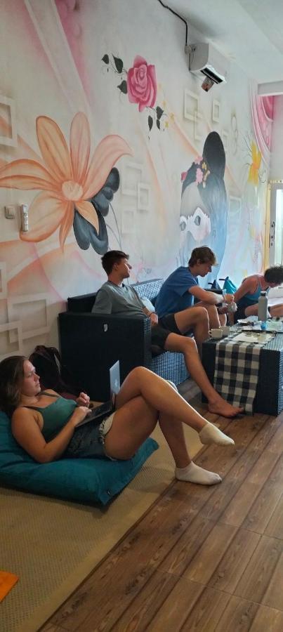 Tara Hostel Batununggul Kültér fotó