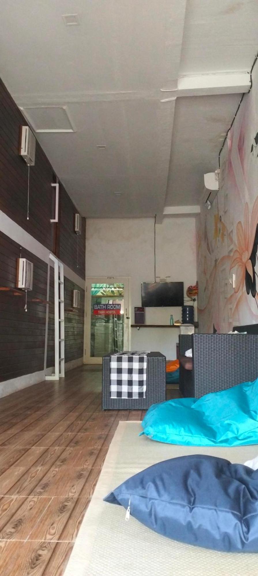 Tara Hostel Batununggul Szoba fotó
